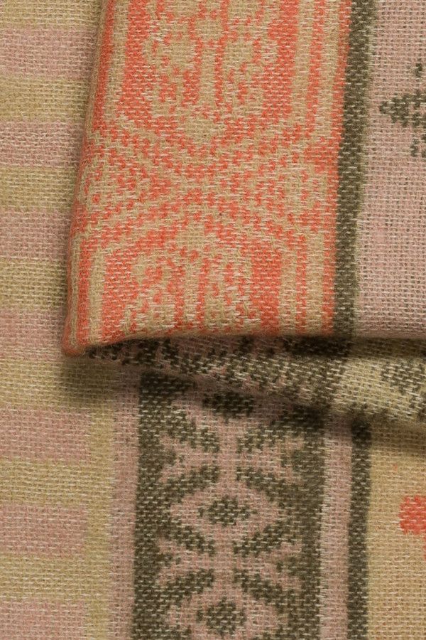 Теплый шарф Ажурные цветы