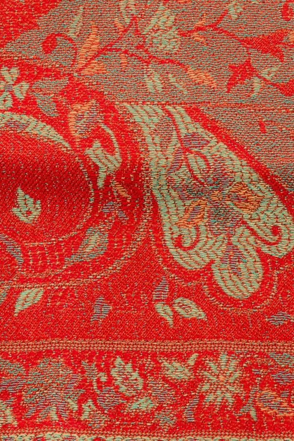 Лёгкий кашемировый платок с этническим онаментом