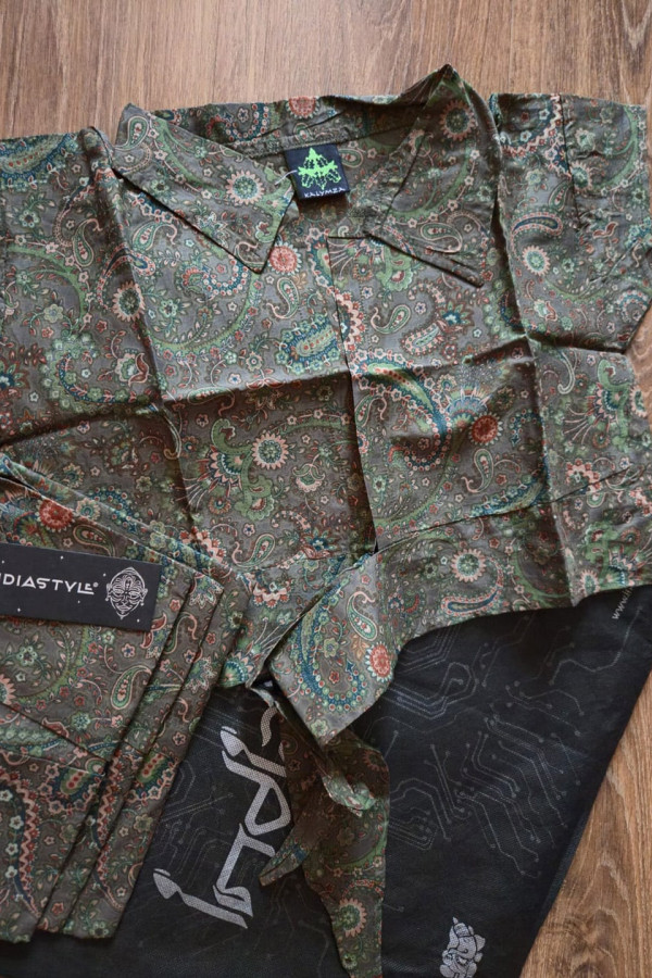 Топ с воротником Багмати