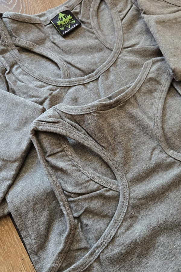 Серая женская майка Мокрый асфальт