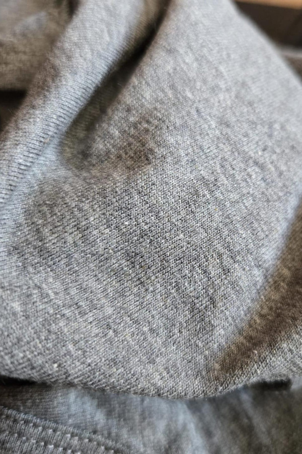 Серая женская майка Мокрый асфальт