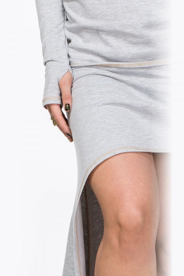 Серая юбка со шлейфом