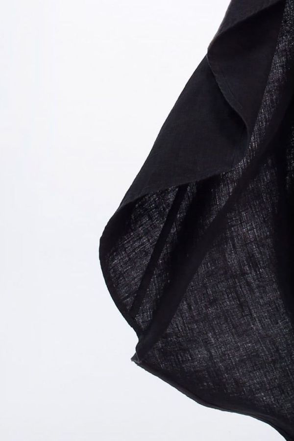 Льняное платье черного цвета