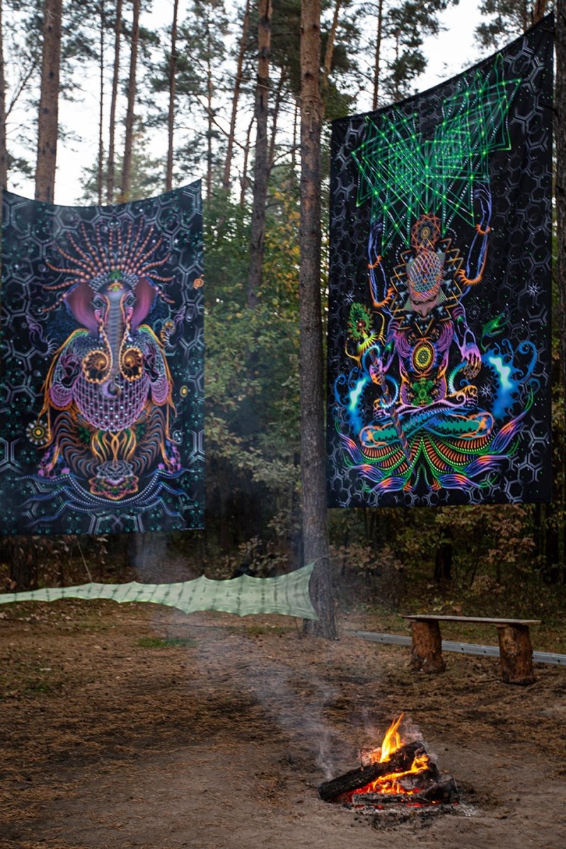 Гобелен настенный флуоресцентный «Macrocosm»