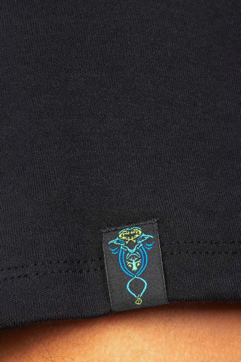 Женская авторская футболка Brahma