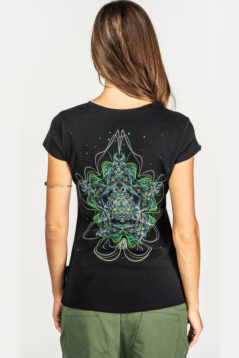 Женская футболка Yantra