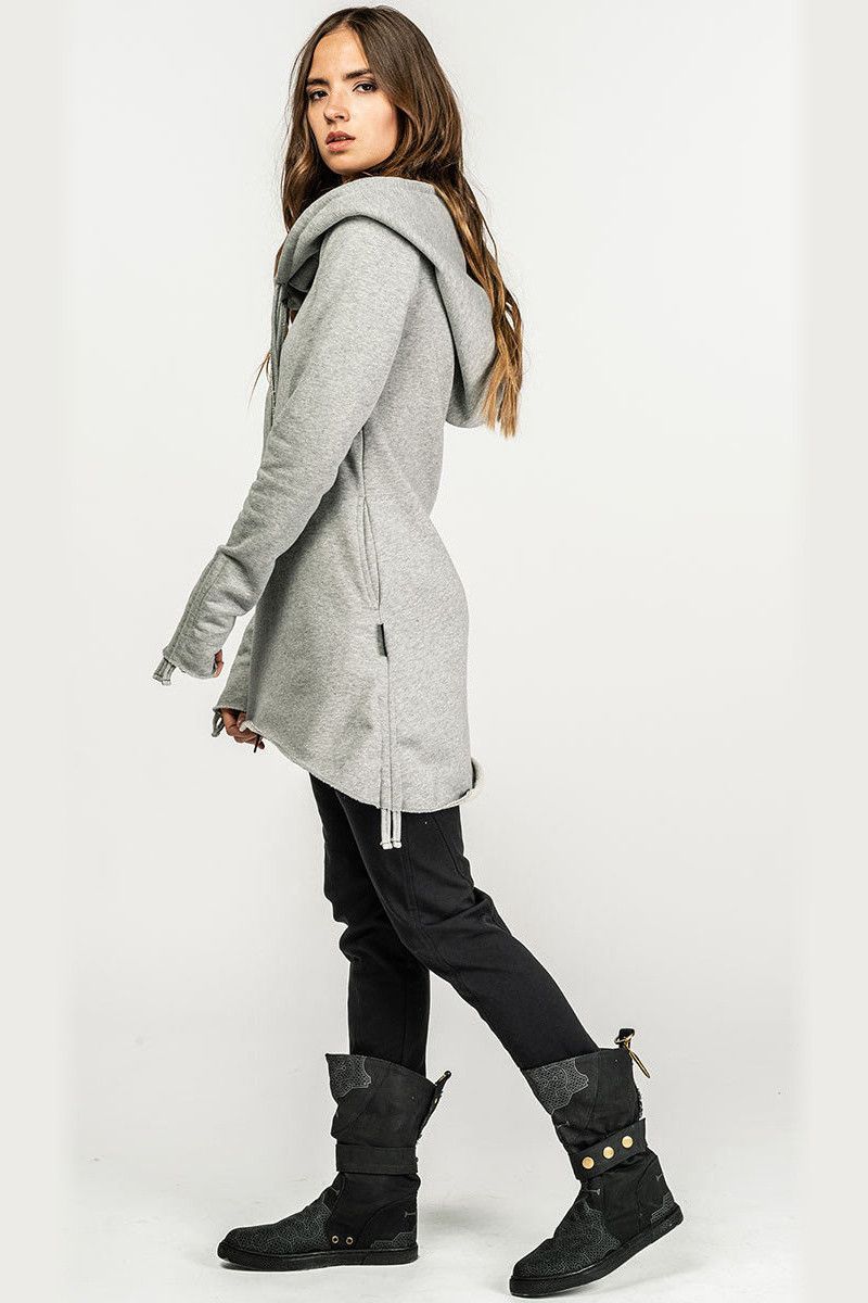 Теплая кофта с карманами