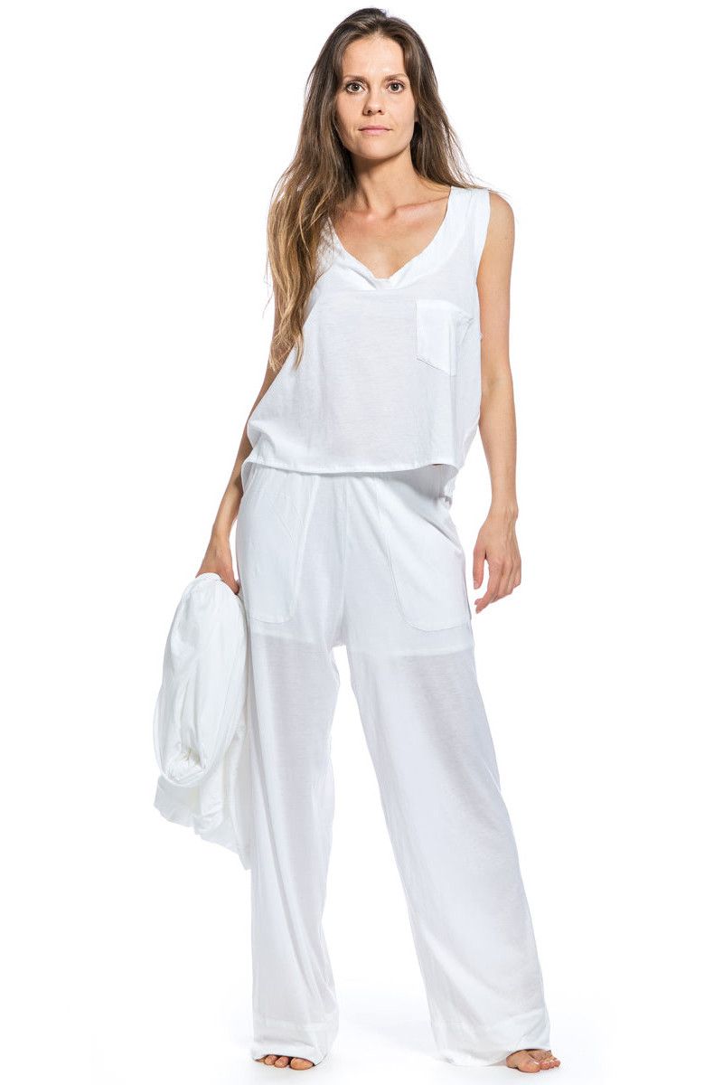 Белая однотонная майка Ведос