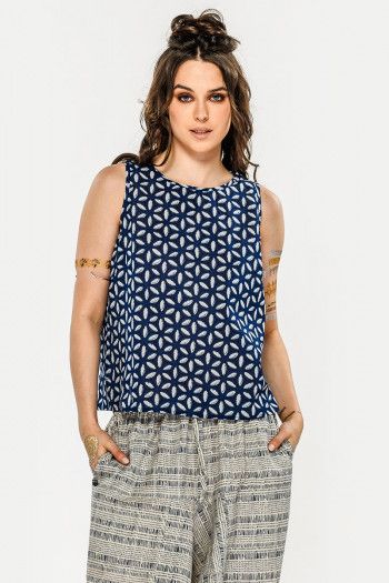 Женская майка с цветами Адонара